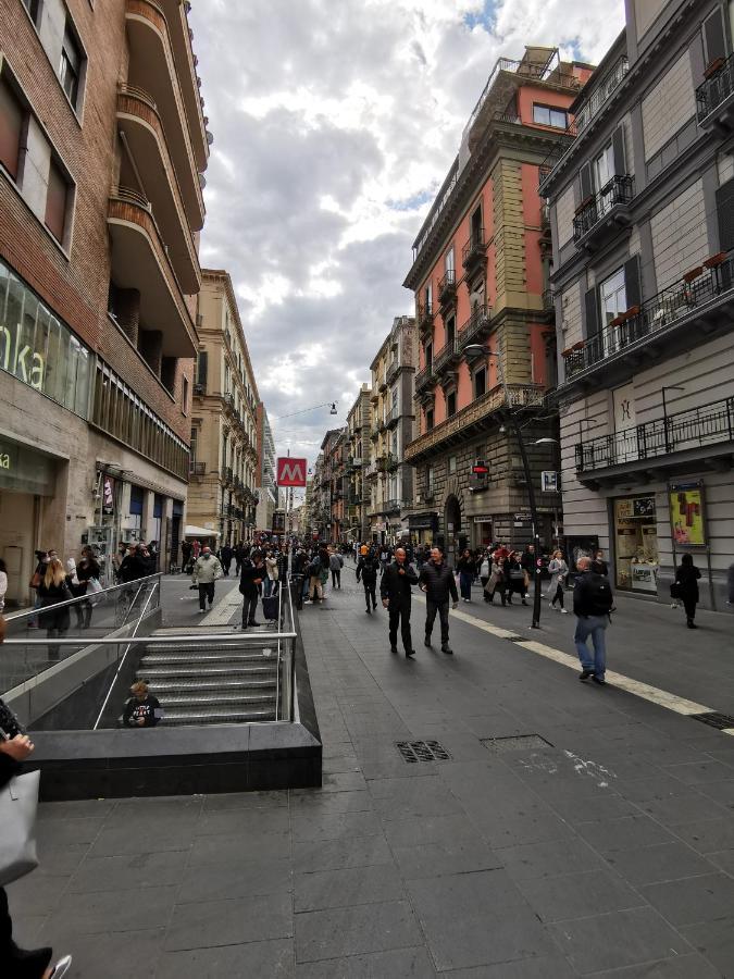 Residenza Napoli Toledo Apartamento Exterior foto
